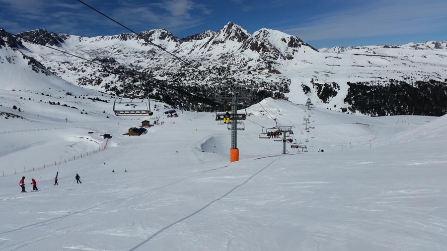 cursos de esquí, ski andorra, pas de la casa, grandvalira, Andorra, aprender a esquiar, skiar, odertas de ski. Estudios y apartamentos a pie de pistas