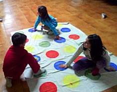 Twister. Crea tu propio juego para niños en casa.